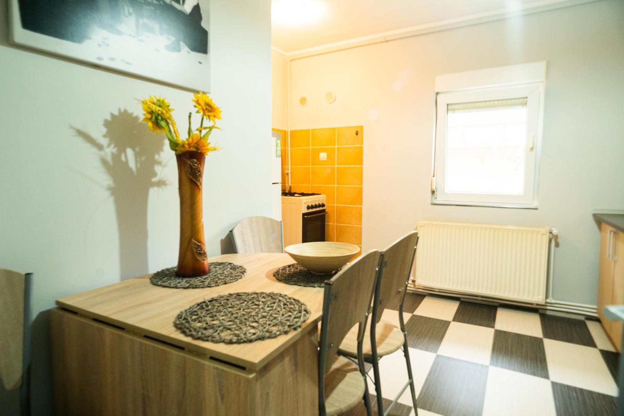 Apartament Dacul Hunedoara Exterior photo